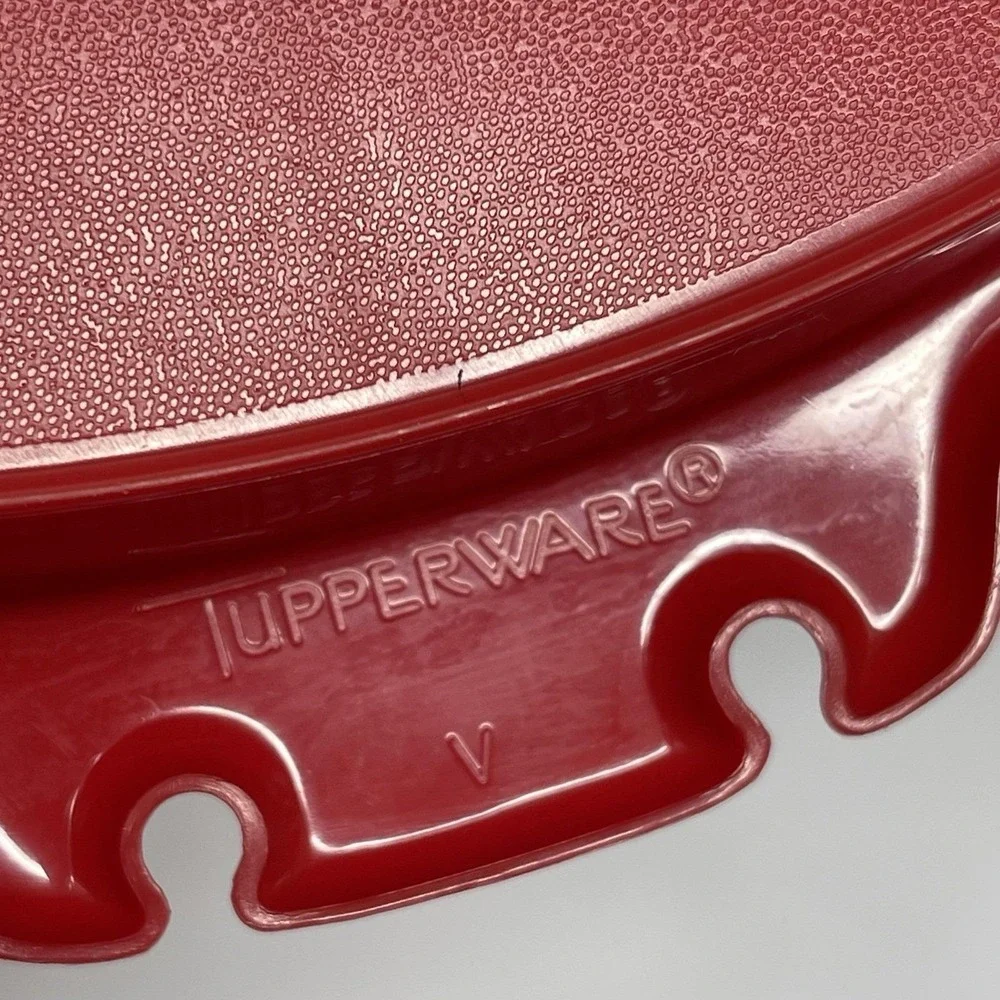 Tupperware 405 Red Divided Party Vegetable Relish Serving Tray & Lid No Handle